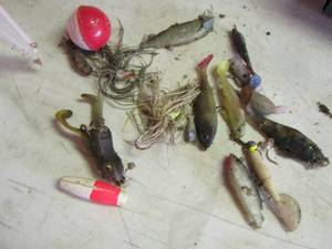 lot 2300 image: VARIOUS PREOWNED LURES