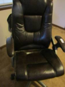 lot 2378 image: black rolling office chair