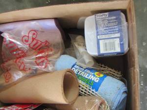 lot 2414 image: micro fabric towels, hefty Tupperware bowls, and more