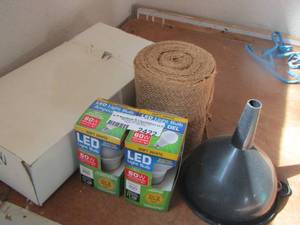 lot 2422 image: led lights, funnel, roll of mesh