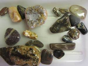 lot 2302 image: decorative rocks