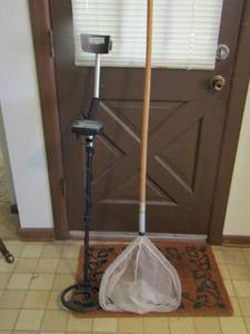 lot 2460 image: metal detector and fishing net