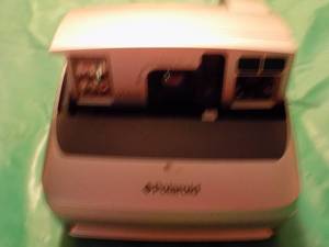 lot 2518 image: Polaroid 1 600 camera