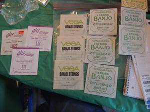 lot 2552 image: GHS strings for banjo mandolin Dadaario
