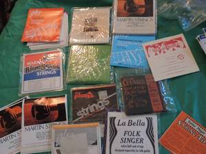 lot 2509 image: Assorted guitar string packages  some old ( PKGS ONLY   NO STRINGS)