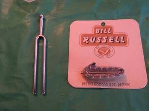 lot 2585 image: Tuning Fork and Bill Russell Capo for banjo