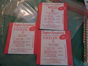 lot 2639 image: Super sensitive Re label violin strings