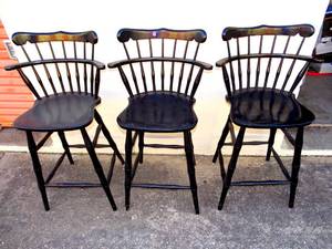 lot 1 image: NICE LOT OF WOODEN BARSTOOLS (X$)