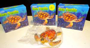 lot 31 image: LOT OF 3 - POLYRESIN SEA TURTLE (NEW IN BOX)
