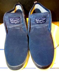 lot 38 image: $$ ORIGINAL MUSINGWEAR PENQUIN MENS MAX SUEDE CHUKKA BOOTS (BLUE SIZE 10)