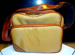 lot 48 image: LARGE PADDED CAMERA BAG - MULTI POCKET WITH SHOULDER STRAP