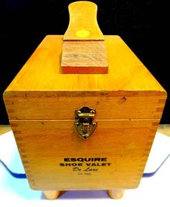 lot 76 image: $$ Vintage Esquire Shoe Valet De Luxe Shoe Shine Oak Wood Box Kit W Supplies Included