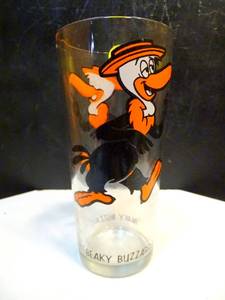 lot 123 image: VINTAGE 1973 Pepsi Looney Tunes Beaky Buzzard Collectible Glass