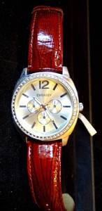 lot 137 image: EMBASSY EM3373L MENS WATCH WITH LEATHER BAND - VERY NICE $$