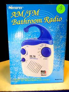 lot 158 image: NEW - MEMOREX AMFM BATHROOM RADIO