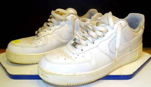 lot 187 image: NICE CLEAN PAIR OF WOMENS NIKE AIR FORCE 1 SNEAKERS $$$