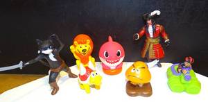 lot 189 image: LOT OF MISCELLANEOUS TOY CHARACTERS