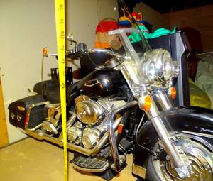 lot 196 image: $$$$$ RARE Harley-Davidson Road King New Bright RC Motorcycle - COMPLETE WITH REMOTE AND BATTERY (THIS ITEM HAS A RESERVE) CHECK COMPS