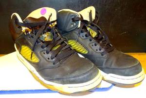 lot 223 image: $$$ COLLECTABLE Size 10 - Jordan 5 Retro Mid Oreo Moonlight (USED)