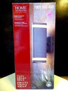 lot 240 image: $$ NEW - HOME DECORATORS MEDIUM EXTERIOR GRAY OUTDOOR WALL MOUNT (1001093450)
