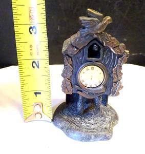 lot 252 image: VINTAGE Die Cast Metal Cuckoo Clock Moving Bird Hong Kong Durham Industries 3.5
