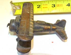 lot 256 image: VINTAGE DIE CAST METAL BI PLANE PENCIL SHARPENER