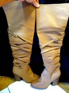 lot 272 image: NICE LONG LEG 24 WOMENS BOOTS SIZE 8.5 (pre-owned)