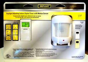 lot 274 image: NEWSEALED - Defiant 1000 015 589 8 Amp 7-Day Indoor In-Wall SunSmart Digital Timer