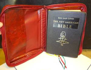 lot 281 image: SAINT JOSEPH EDITION OF THE AMERICAN BIBLE WITH GUIDE TABS AND CARRYING CASE