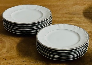 lot 132 image: Eleven (11) Harmony House #3639 Silver Sonata Salad Plates - Fine China x Quantity