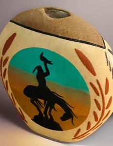 lot 64 image: Vintage Navajo Native American Sand Art Vase Signed by F. Yarrie