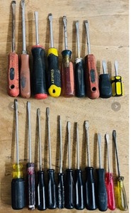 lot 168 image: Twenty (20) Flathead Screwdrivers of Assorted Sizes