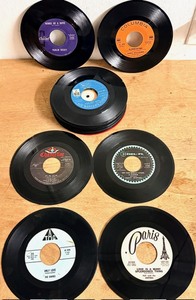 lot 150 image: Twenty-Five 45 RPM Records from the 50s-60s - Including Gene Pitney,Fabian, &amp Ferlin Husky