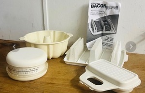 lot 257 image: Miracle Ware Microwave Egg Poacher, Microwave Bundt Cake Pan, &amp Bacon Wave Microwave Bacon Tray W Matching Kitchen Portion Scale