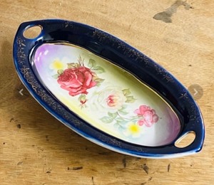lot 263 image: 1920s Antique K &amp L Germany Blue and Gold RelishCelery Dish