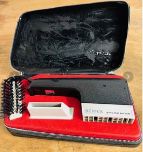 lot 267 image: Vintage Schick Styling Dryer for Men