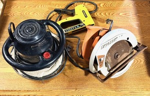 lot 228 image: SearsCraftsman Buffer Polisher, Model 1715, 7-14 Skilsaw, &amp Stanley Staple Gun