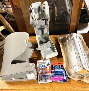 lot 293 image: Five (5) Office Power Strips and Two (2) New Plug-In Multi-Outlets