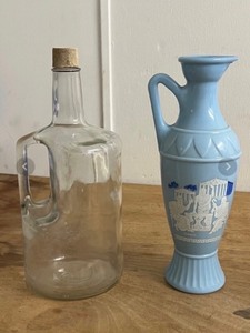 lot 310 image: 1950s Hiram Walker Canada Whiskey Half Gallon Liquor Bottle WHandle & VINTAGE 1961 JIM BEAM DECANTER D334 BLUE MILK GLASS BOTTLE