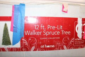 lot 86 image: 12 ft. Christmas tree