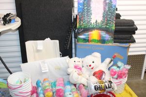 lot 87 image: Easter decorations, plastic eggs, graduation decorations