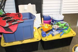 lot 90 image: Outdoor or gym sports equipment with kids tunnel