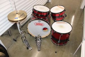 lot 5 image: Red and Black Drum set