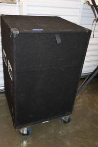 lot 10 image: Viking Stage rolling storage case - 20.5w x 36h