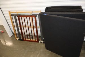 lot 17 image: Safety door gates, folding sound boardsbarriers