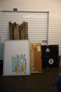 lot 99 image: Metal floor easel, Backdropsprops and white board