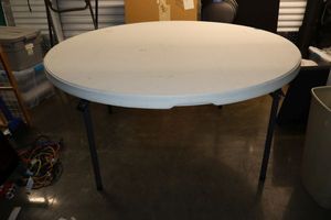 lot 19 image: Lifetime 5 round white folding table