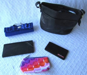 lot 503 image: Genuine Coach leather purse plus assorted clutch purses