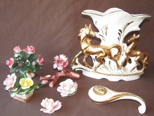 lot 521 image: Capodimonte Italian ceramic flowers, Made in Italy ceramic stallion vase and vintage 1950s Ronson Fantasy ceramic lighter (Lighter needs work)