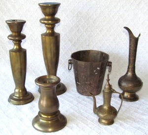 lot 523 image: Brass decor made in India
